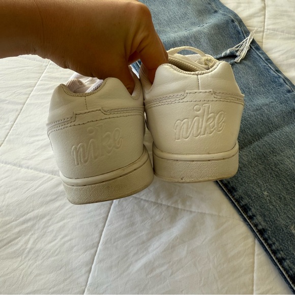 Nike Womens White Sneakers Size‎ 6.5 - Picture 5 of 8